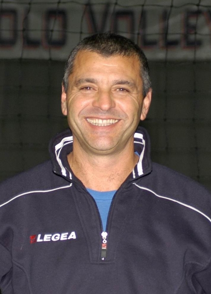 Mario Baiocco è contento come non mai, anche se è abituato ai successi: le ragazze dell&#39;Under 18 della &#39;sua&#39; San Paolo Volley Vasto, battendo ai quarti la ... - mario-baiocco-san-paolo-volley11